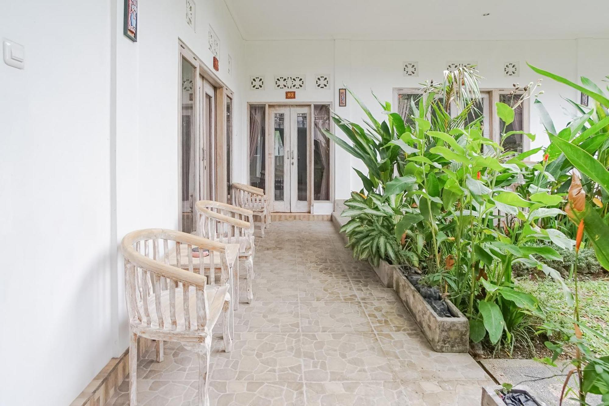 Karan Homestay Canggu Exterior photo